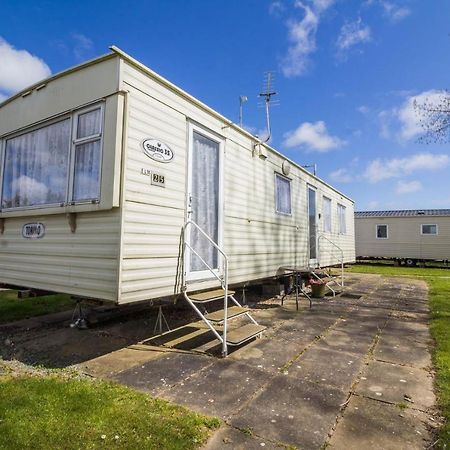 Great 8 Berth Caravan For Hire At Southview Holiday Park In Skegness Ref 33025E Exterior photo