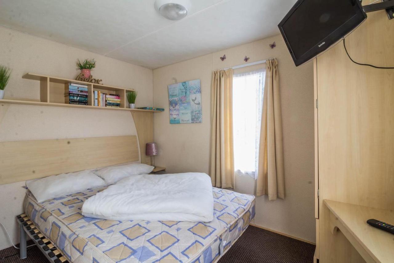 Great 8 Berth Caravan For Hire At Southview Holiday Park In Skegness Ref 33025E Exterior photo